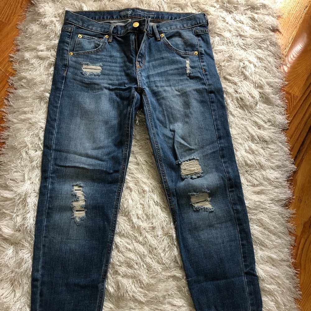 Mossimo skinny distressed boyfriend jeans